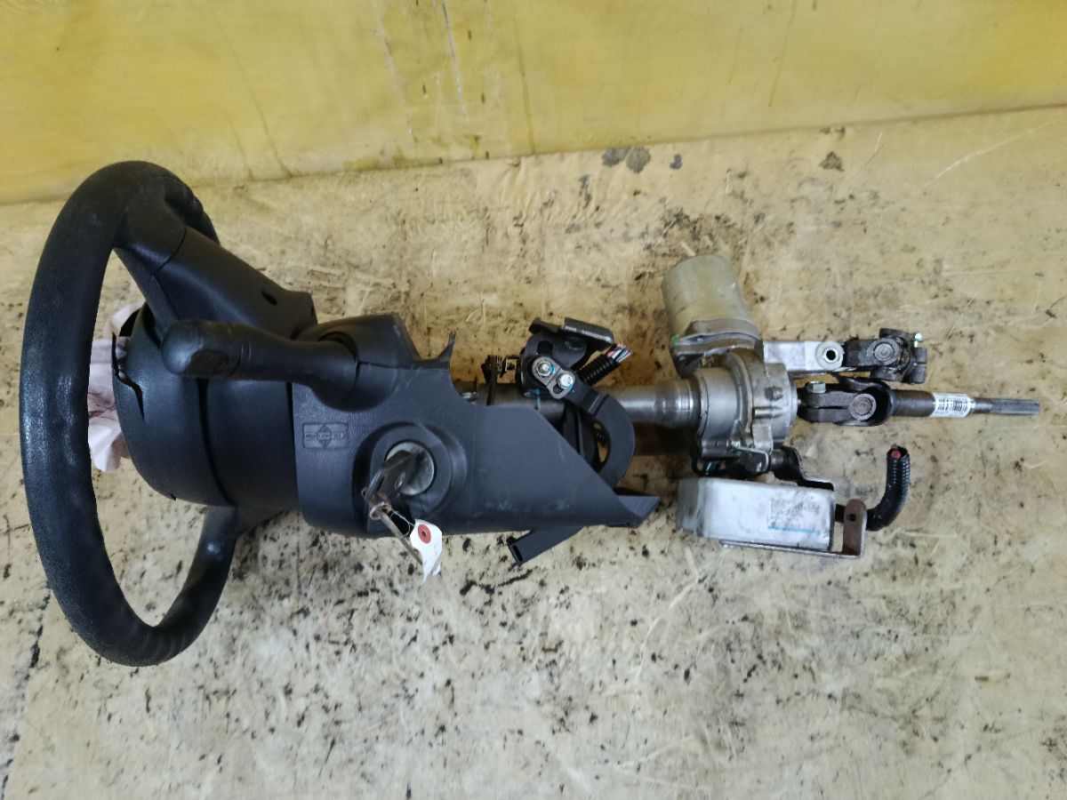 Рулевая колонка на Nissan March K13 Фото 1