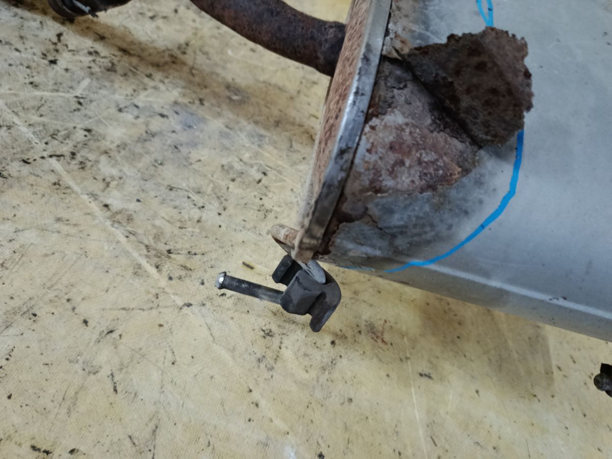 Глушитель на Nissan Bluebird Sylphy FG10 QG15DE Фото 3