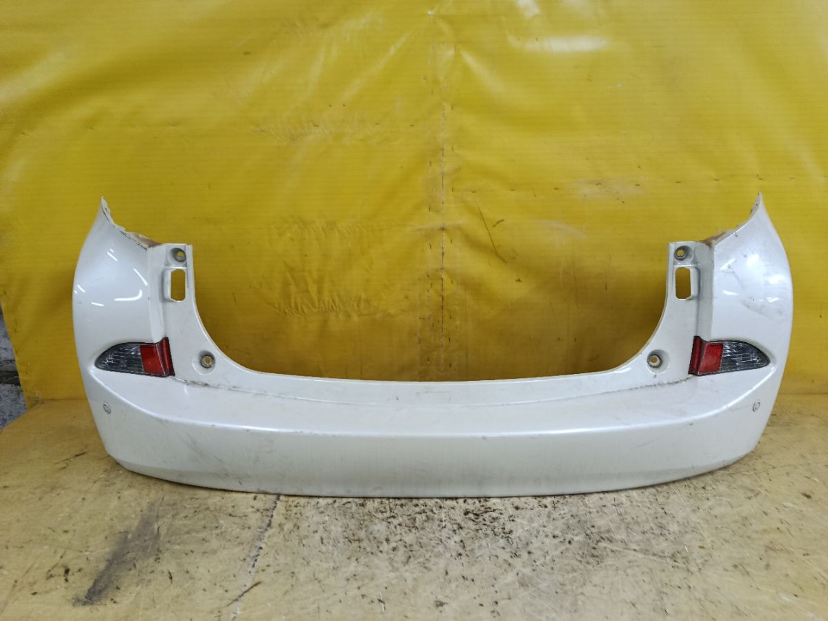 Бампер 52-215 52-215,52159-52730 на Toyota Ractis NCP120 Фото 1