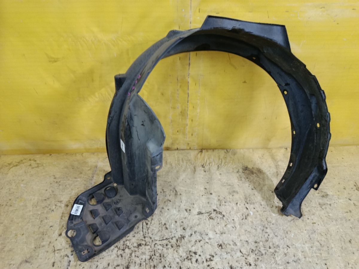 Подкрылок на Honda Stream RN7 R18A Фото 1