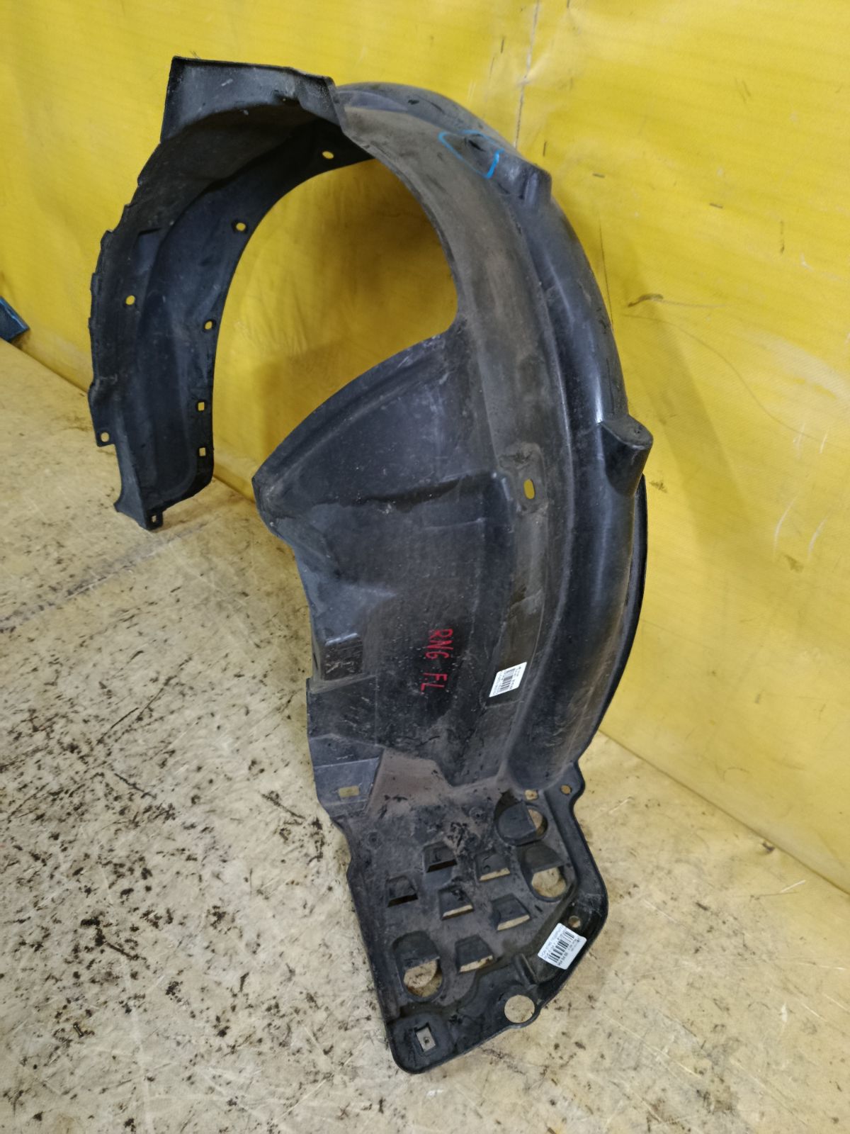 Подкрылок на Honda Stream RN6 R18A Фото 2