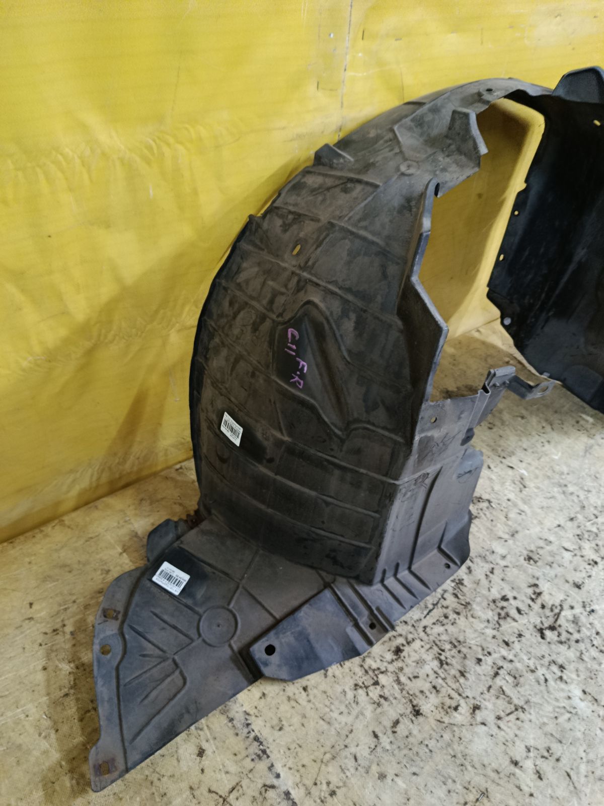 Подкрылок 63842-ED05D на Nissan Tiida C11 HR15DE Фото 2