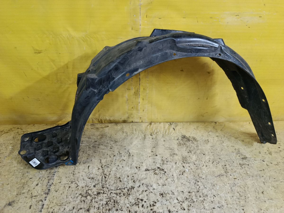 Подкрылок на Honda Stream RN6 R18A Фото 1