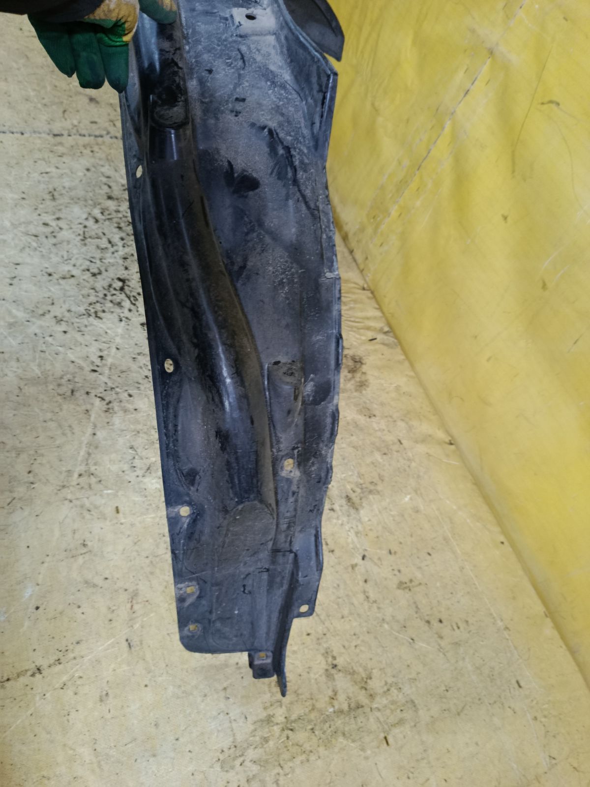 Подкрылок на Honda Stream RN6 R18A Фото 3