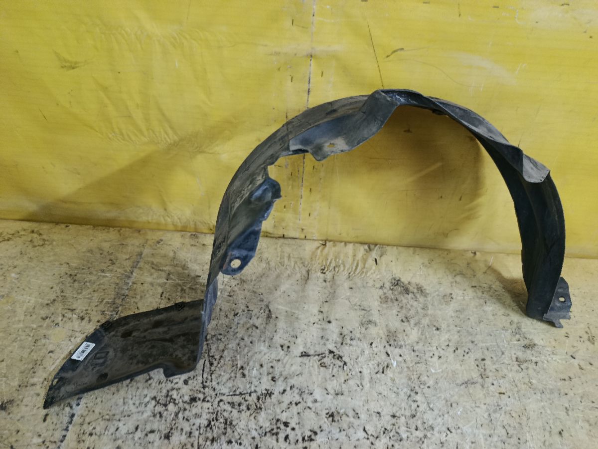 Подкрылок на Nissan Cube Z10 CG13DE Фото 1
