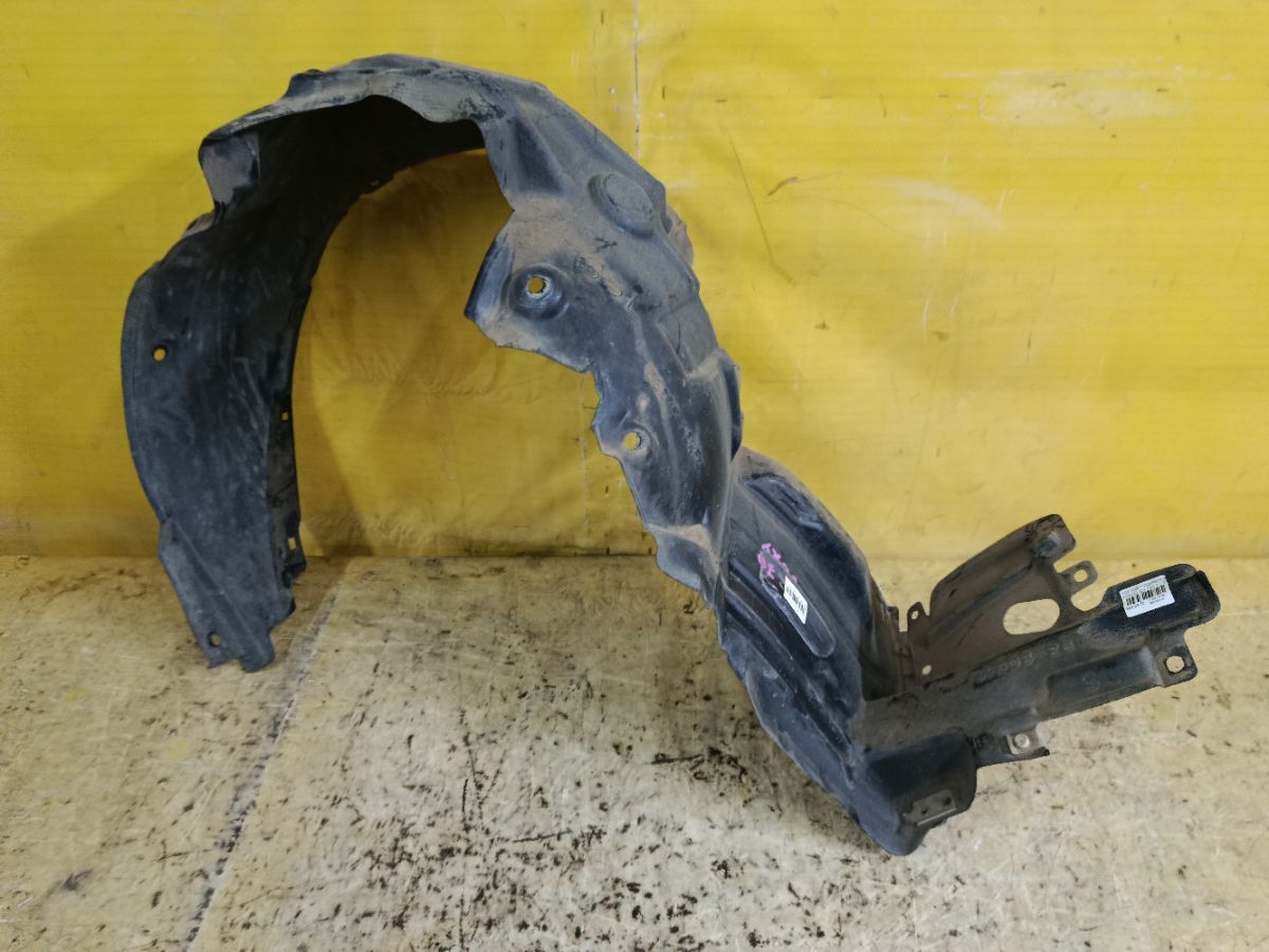 Подкрылок 53876-28251 на Toyota Voxy ZRR70G 3ZR-FAE Фото 1