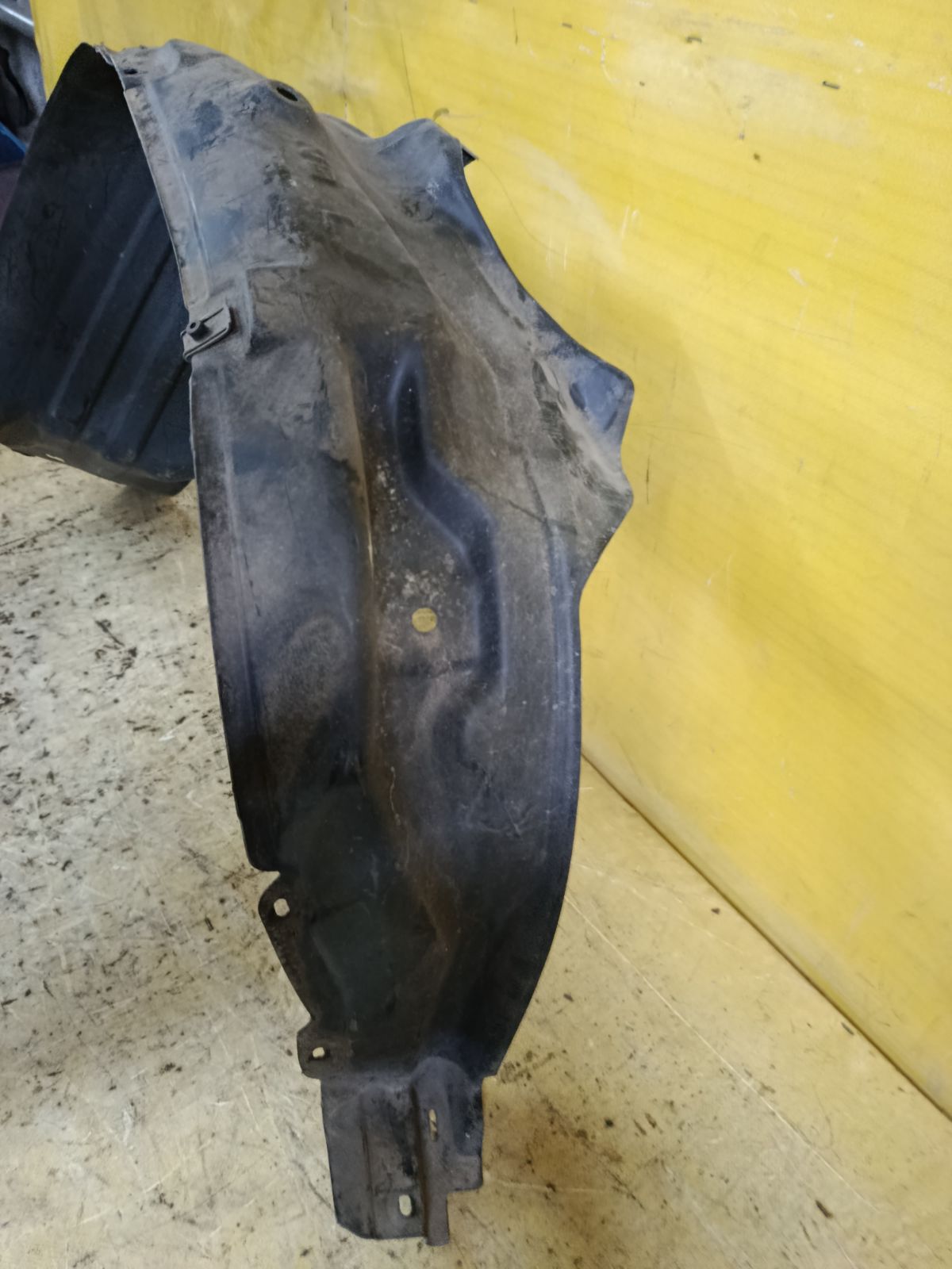 Подкрылок на Nissan Cube Z10 CG13DE Фото 3