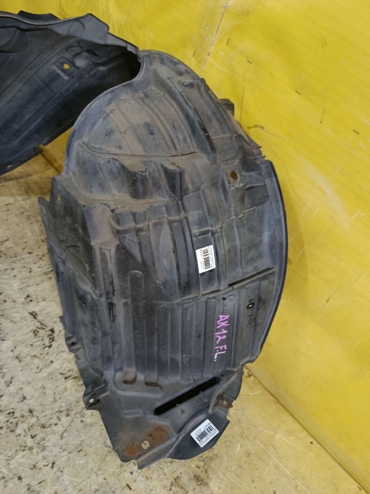 Подкрылок 63843-CT01A на Nissan March AK12 CR12DE Фото 2