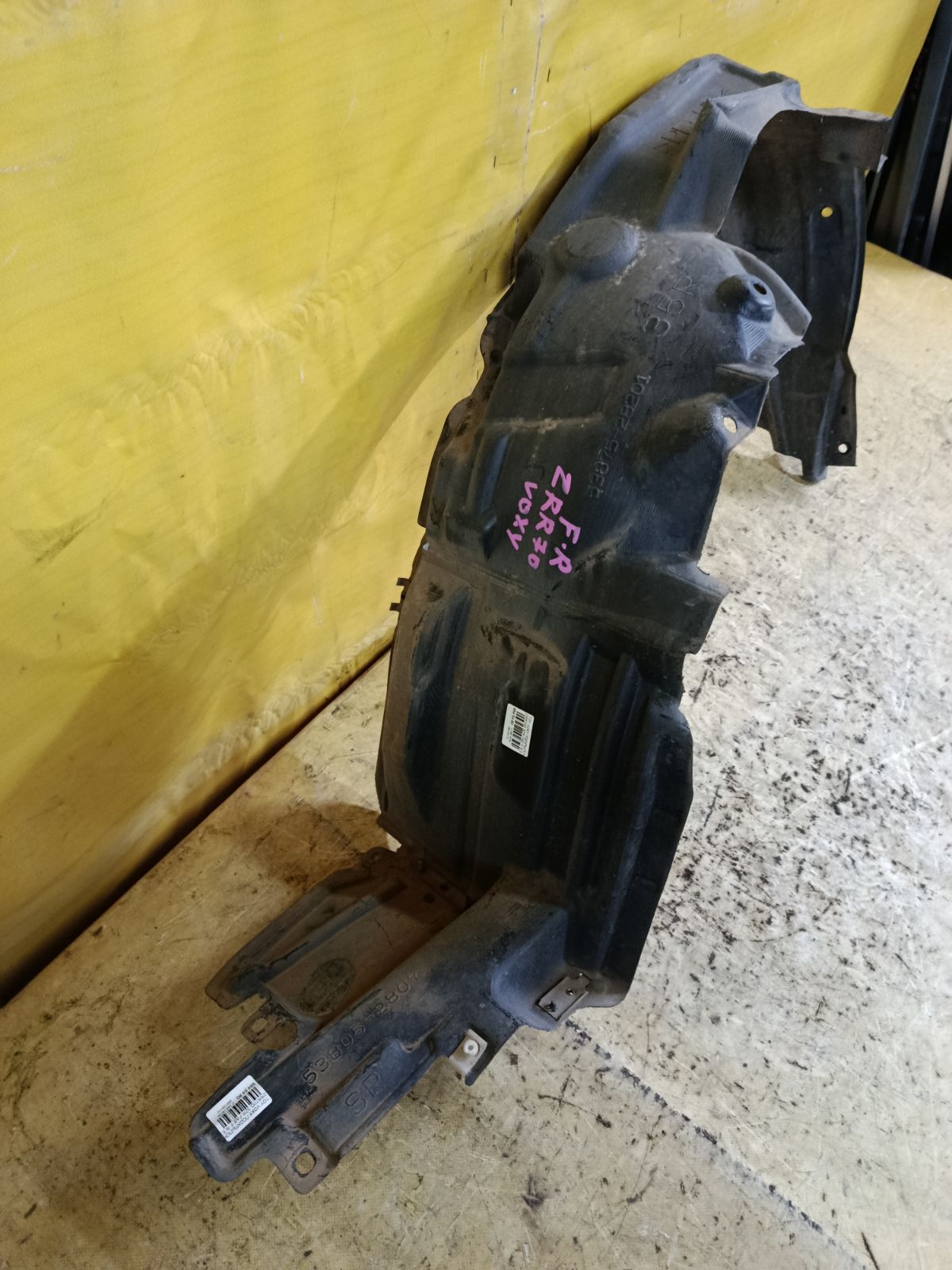 Подкрылок 53875-28201 на Toyota Voxy ZRR70G 3ZR-FAE Фото 2