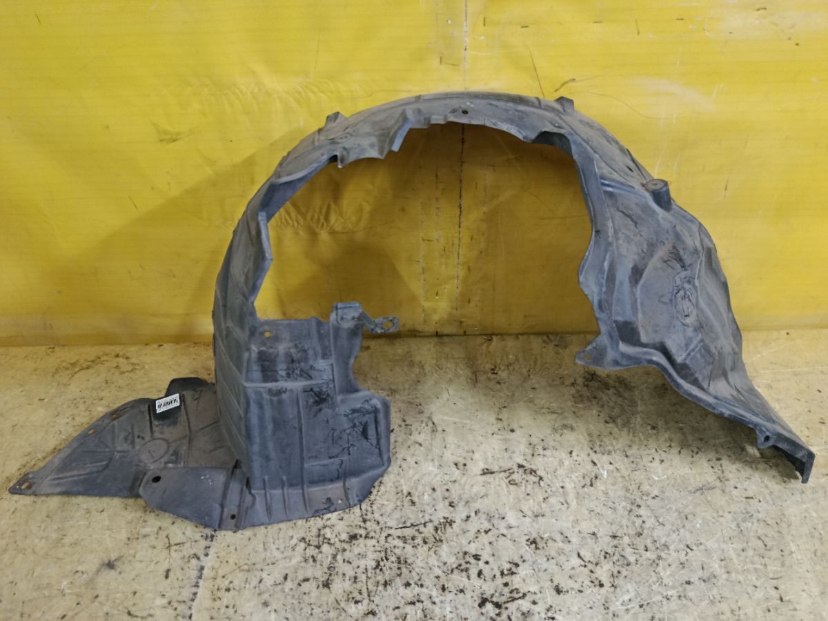 Подкрылок 63842-ED05D на Nissan Tiida Latio SC11 HR15DE Фото 1