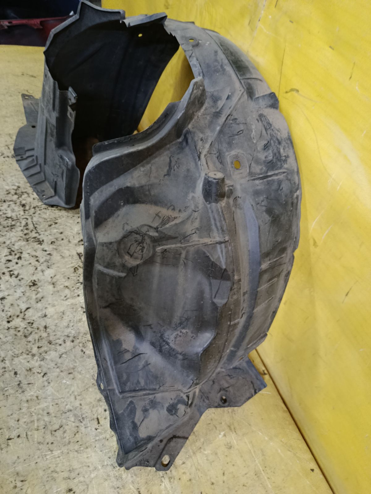 Подкрылок 63842-ED05D на Nissan Tiida Latio SC11 HR15DE Фото 2