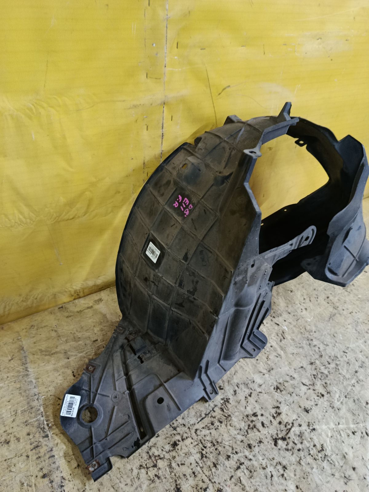 Подкрылок 212630, 2711FP1, 2711FP1T, 63840-1U600, 63840-8Y20A, 63840-9U000, 63840-9U20A, 63840-9U20B, 638401U600, 638429U000, 8400-618, 915.NS11115R, 974592, DS11174AR, DT501016L0R00, FP 5013 388, NNNOT06-300-R, NNNOT06300R, NNNOT06301R, PDS11174AR, ST-DTE1-016L-1 на Nissan Note E11 HR15DE Фото 2