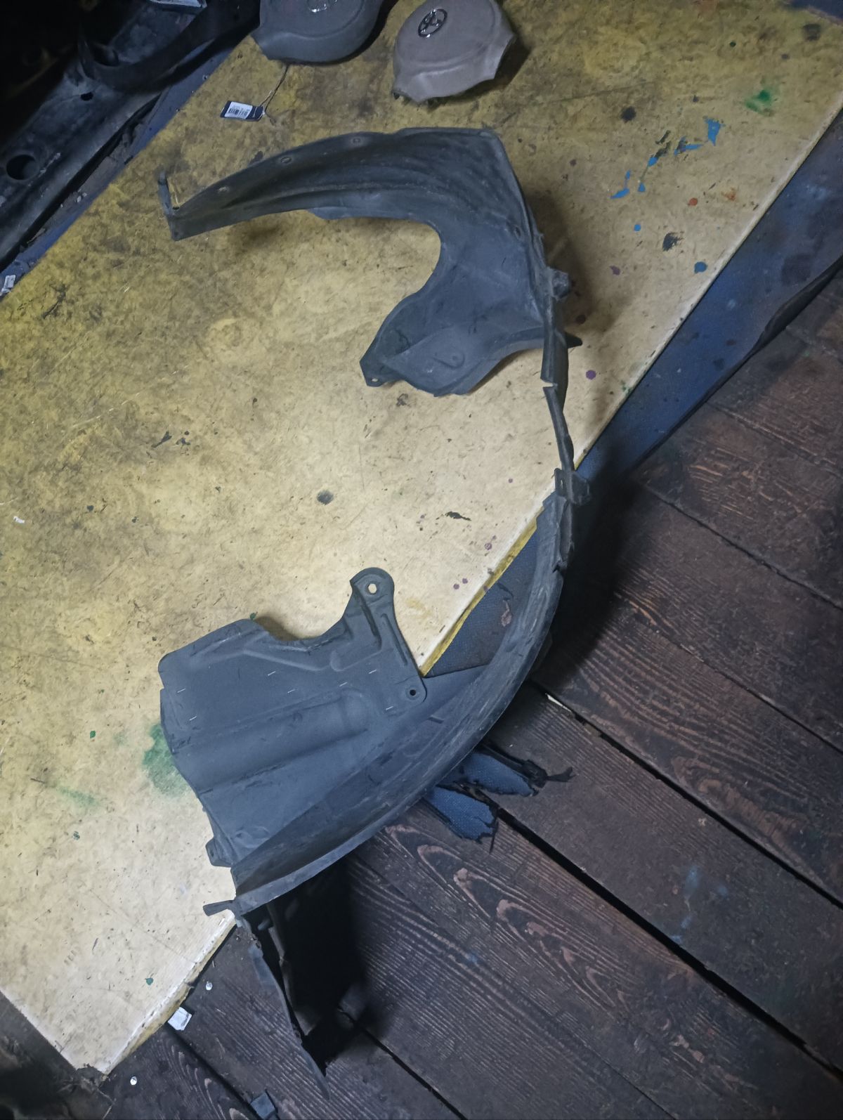 Подкрылок 212630, 2711FP1, 2711FP1T, 63840-1U600, 63840-8Y20A, 63840-9U000, 63840-9U20A, 63840-9U20B, 638401U600, 638429U000, 8400-618, 915.NS11115R, 974592, DS11174AR, DT501016L0R00, FP 5013 388, NNNOT06-300-R, NNNOT06300R, NNNOT06301R, PDS11174AR, ST-DTE1-016L-1 на Nissan Note E11 HR15DE Фото 4