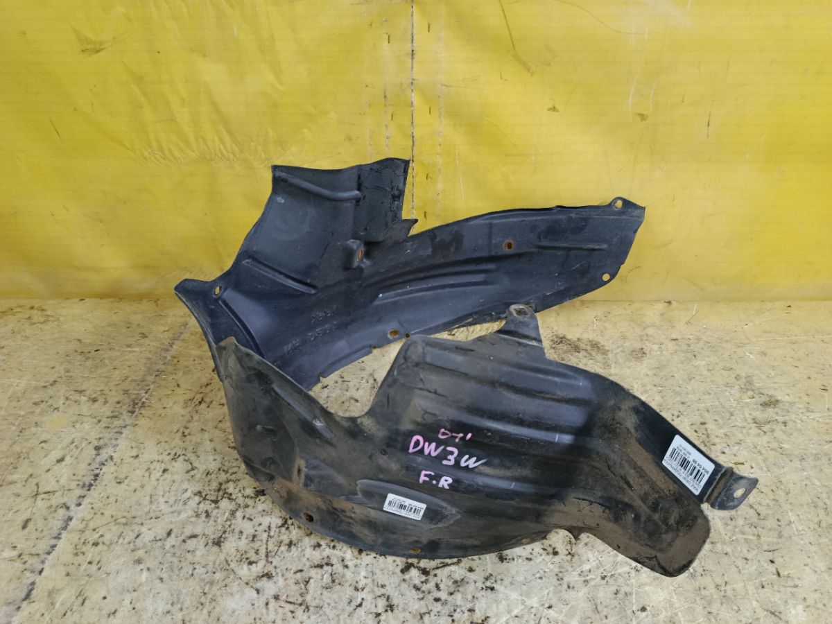 Подкрылок на Mazda Demio DW3W B3 Фото 1