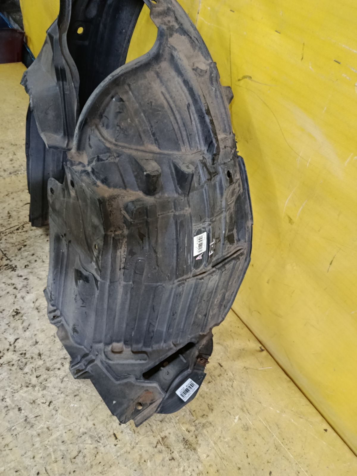 Подкрылок 63843-CT00A на Nissan March AK12 CR12DE Фото 2