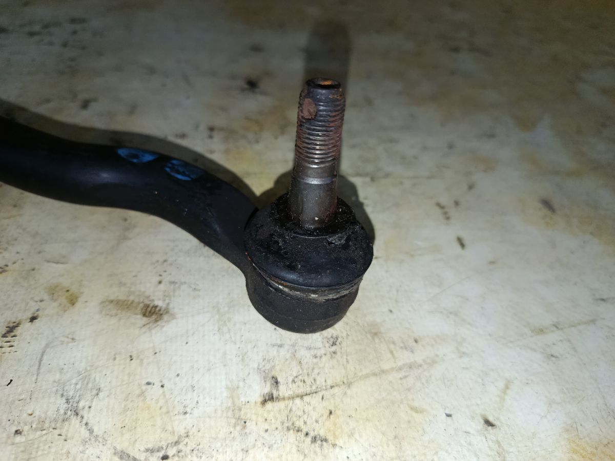 Рулевая рейка на Toyota Voxy AZR60G 1AZ-FSE Фото 2