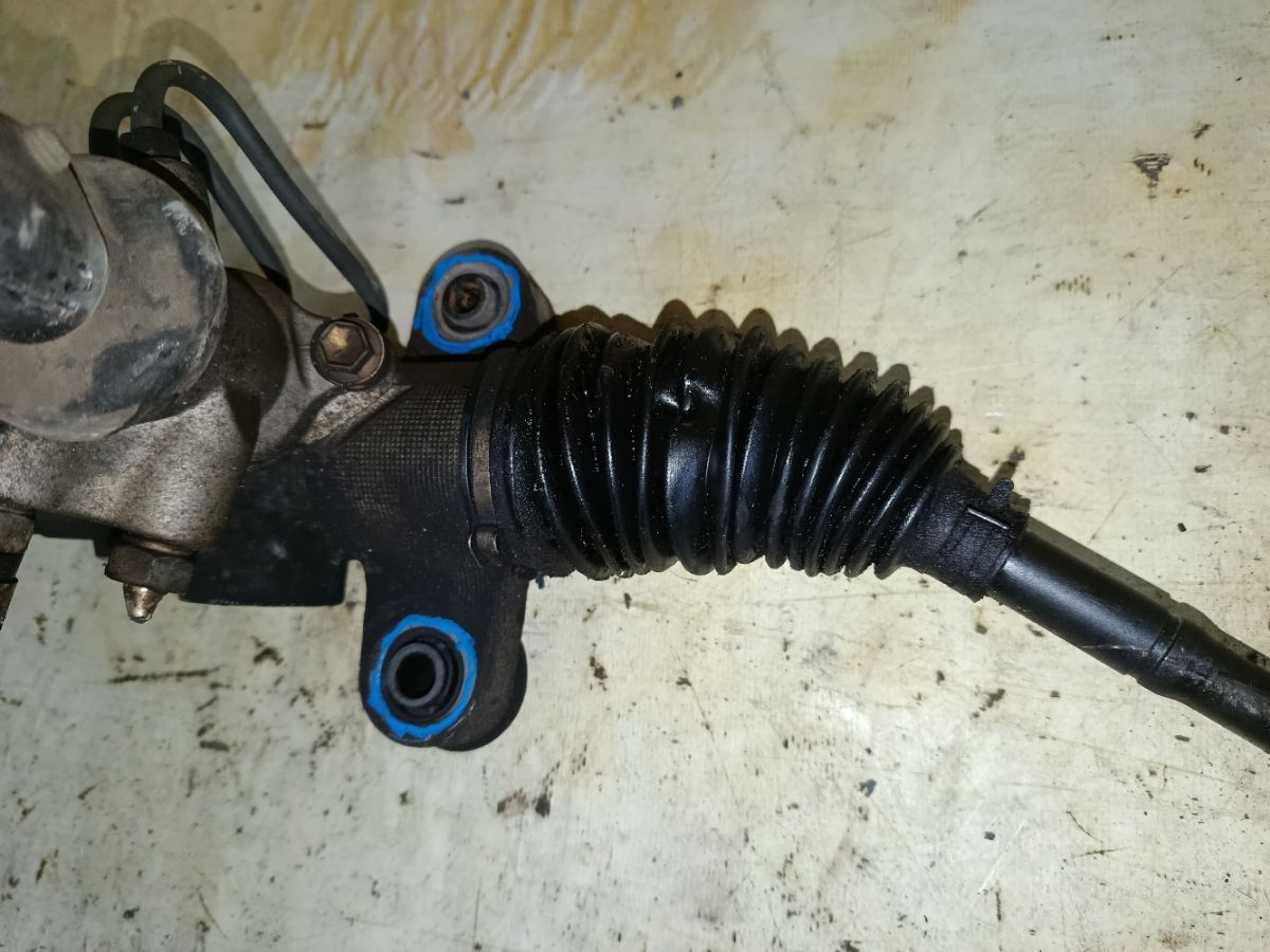 Рулевая рейка на Toyota Voxy AZR60G 1AZ-FSE Фото 4