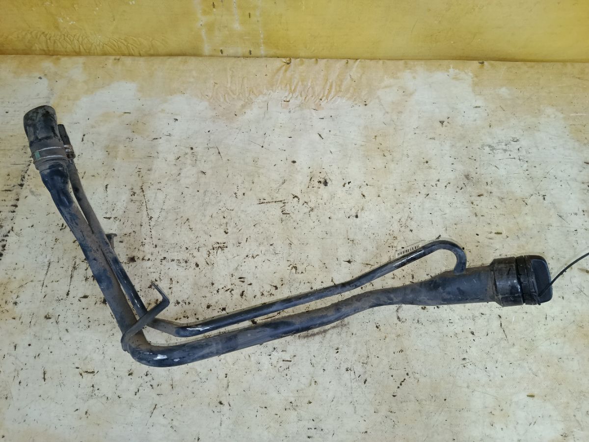 Заливная горловина топливного бака на Daihatsu Tanto LA600S KF-VE Фото 2