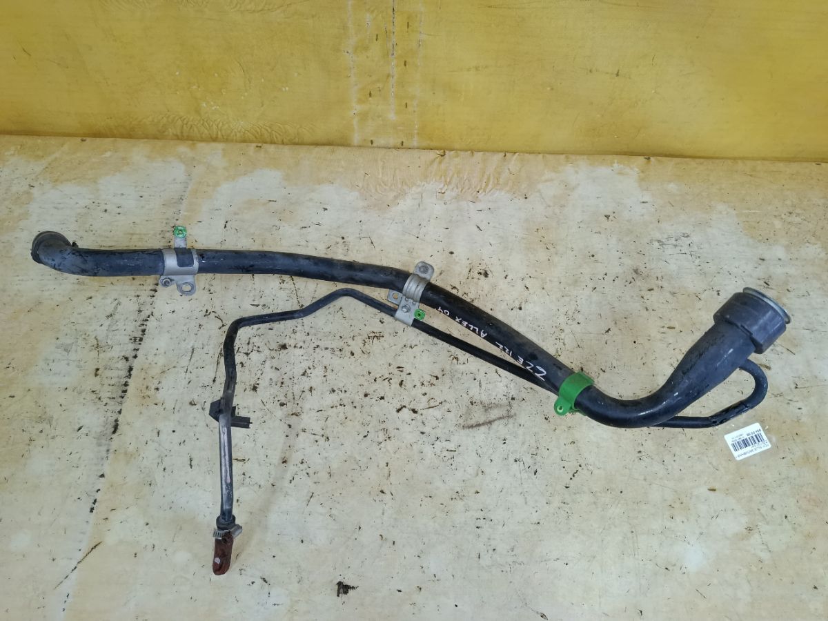 Заливная горловина топливного бака на Toyota Allex ZZE122 Фото 3