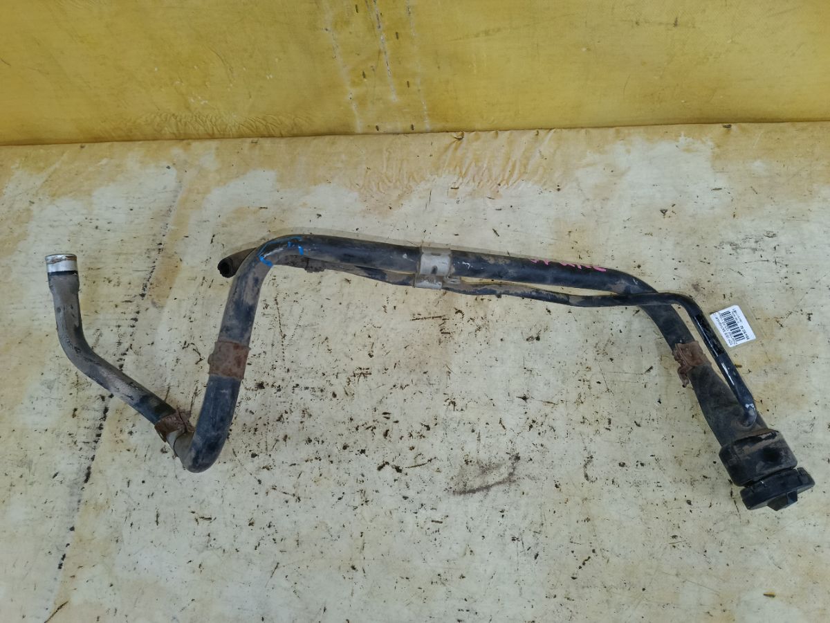 Заливная горловина топливного бака 77201-44191 на Toyota Isis ZNM10W 1ZZ-FE Фото 2