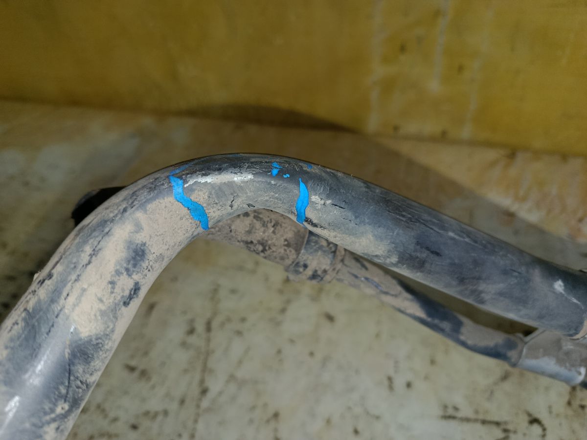 Заливная горловина топливного бака 77201-44191 на Toyota Isis ZNM10W 1ZZ-FE Фото 3