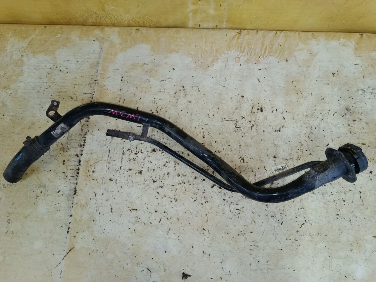 Заливная горловина топливного бака на Mazda Mpv LW3W L3 Фото 1