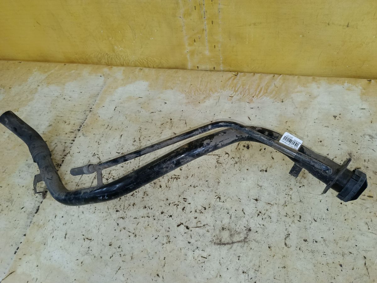 Заливная горловина топливного бака на Mazda Mpv LW3W L3 Фото 2