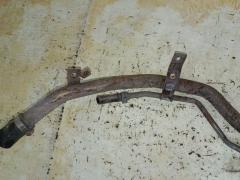 Заливная горловина топливного бака 77201-44020 на Toyota Gaia SXM10G 3S-FE Фото 3