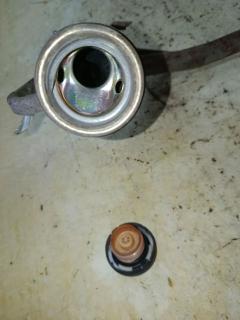 Заливная горловина топливного бака 77201-44020 на Toyota Gaia SXM10G 3S-FE Фото 4