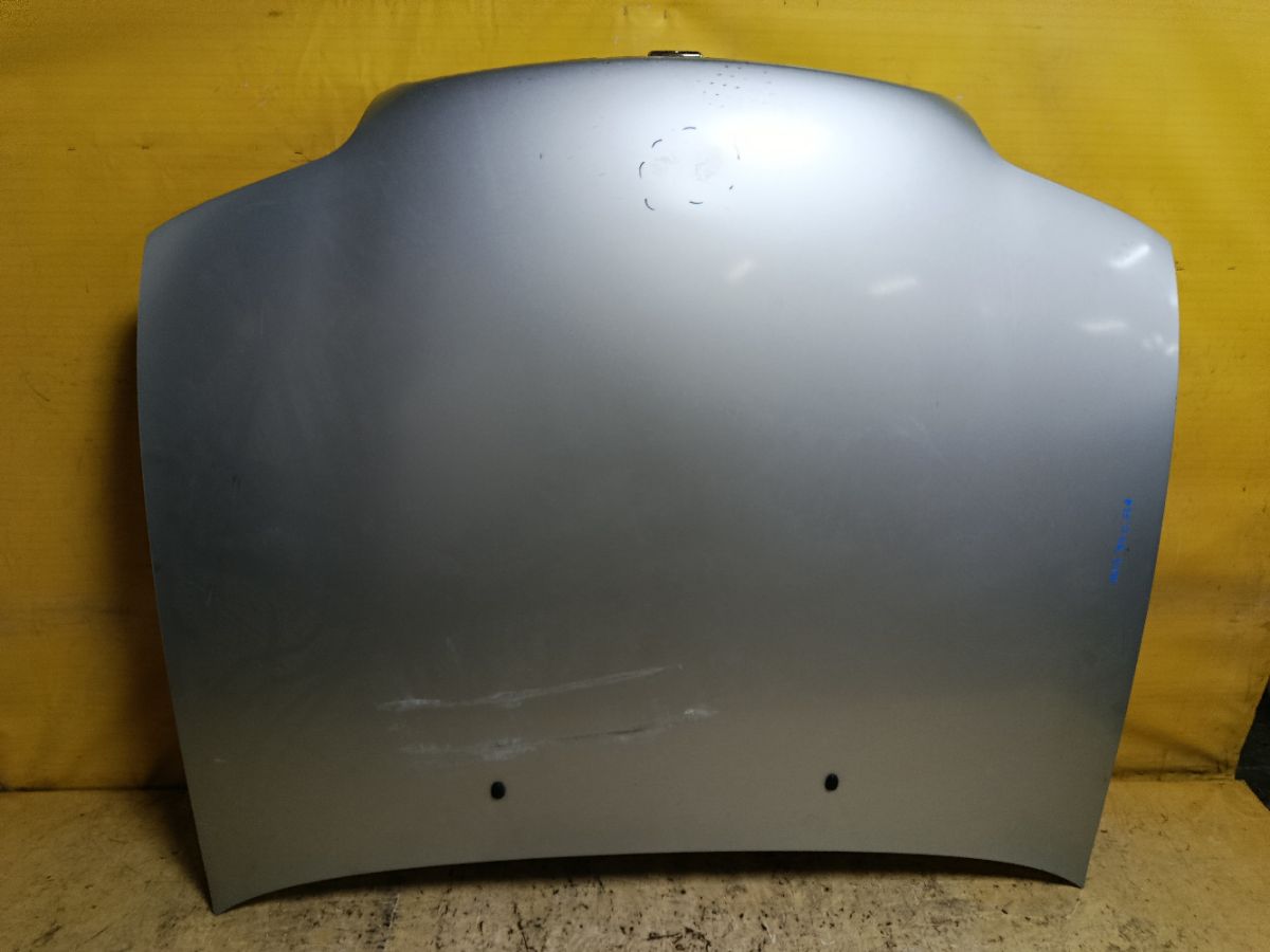 Капот на Nissan Bluebird HU13 Фото 1