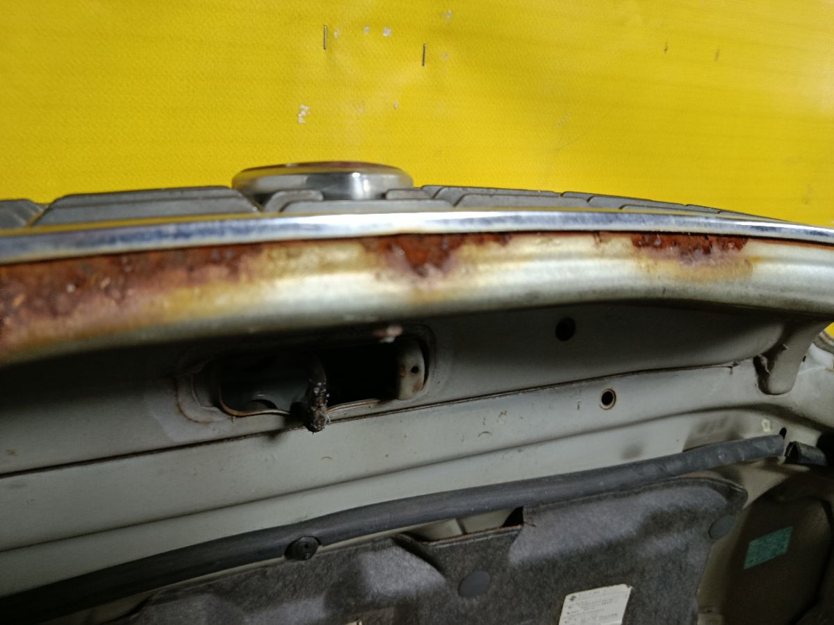 Капот на Nissan Bluebird HU13 Фото 9