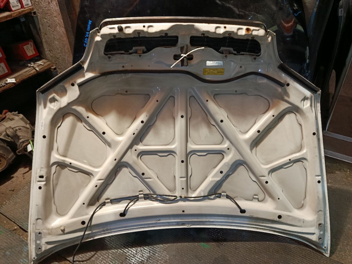 Капот на Mitsubishi Lancer Cedia CS2A Фото 5