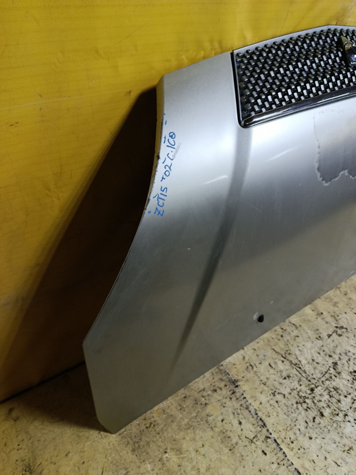 Капот на Toyota Opa ZCT15 Фото 5