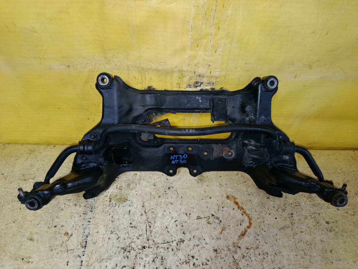 Балка под ДВС на Nissan X-Trail NT30 QR20DE Фото 1
