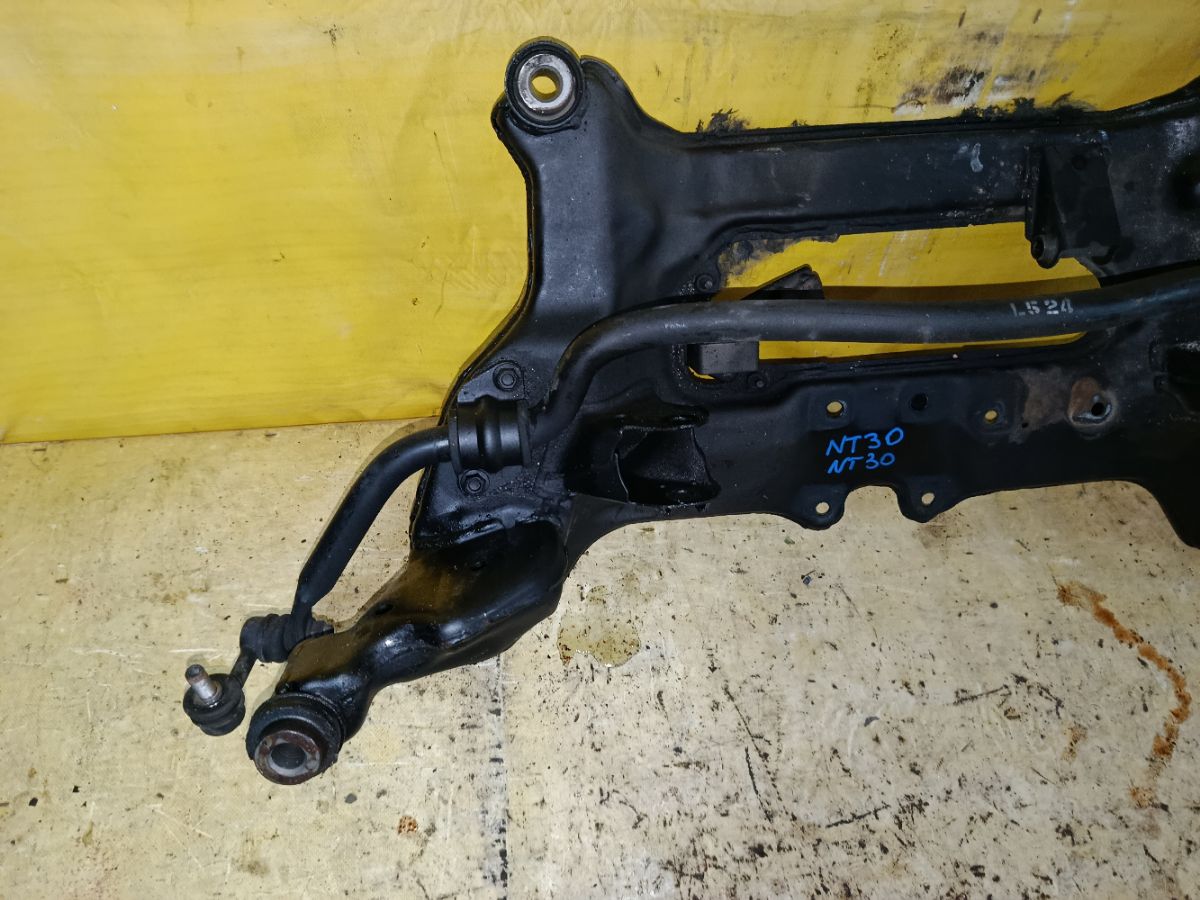 Балка под ДВС на Nissan X-Trail NT30 QR20DE Фото 2