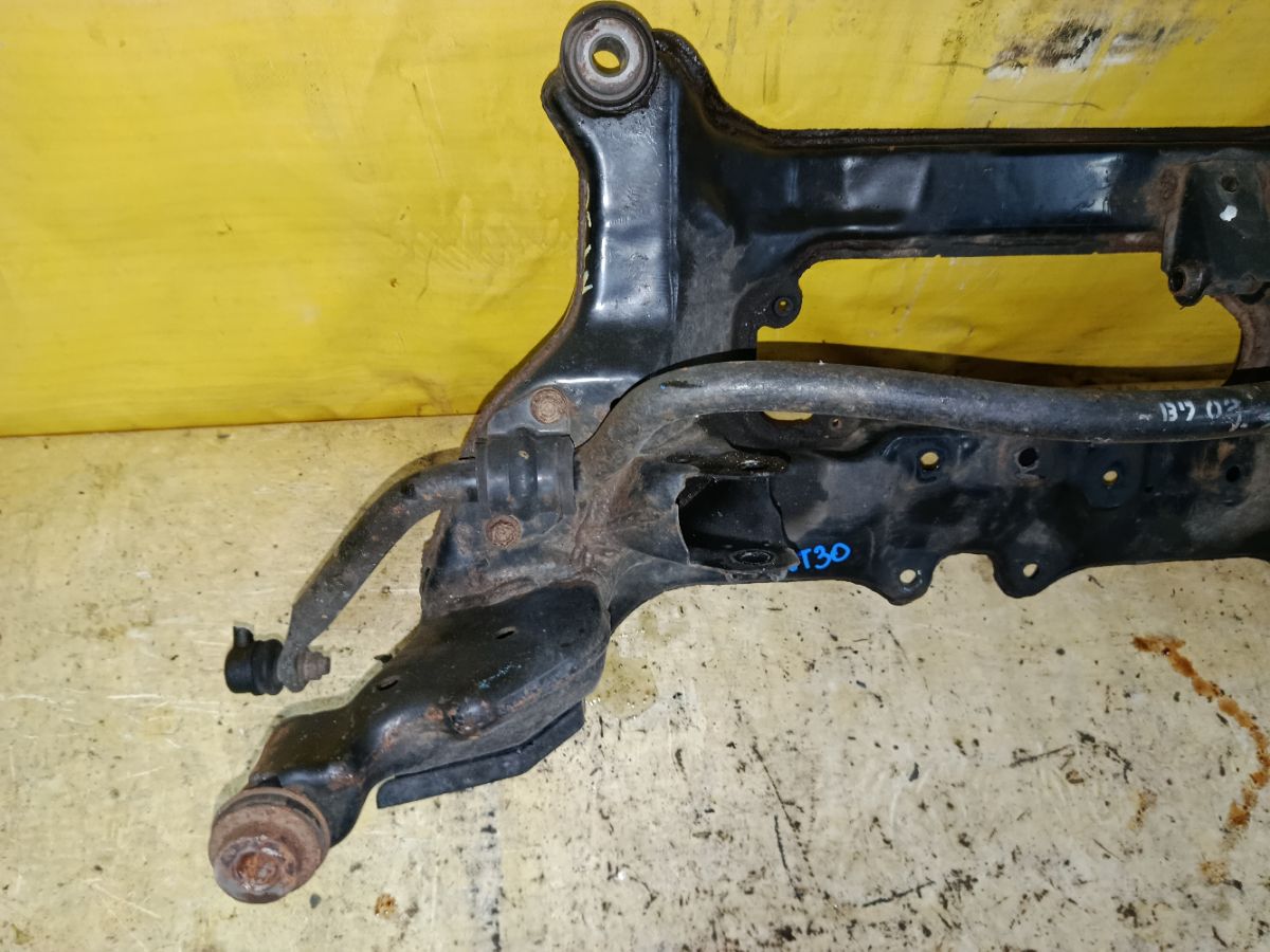 Балка под ДВС на Nissan X-Trail NT30 QR20DE Фото 2