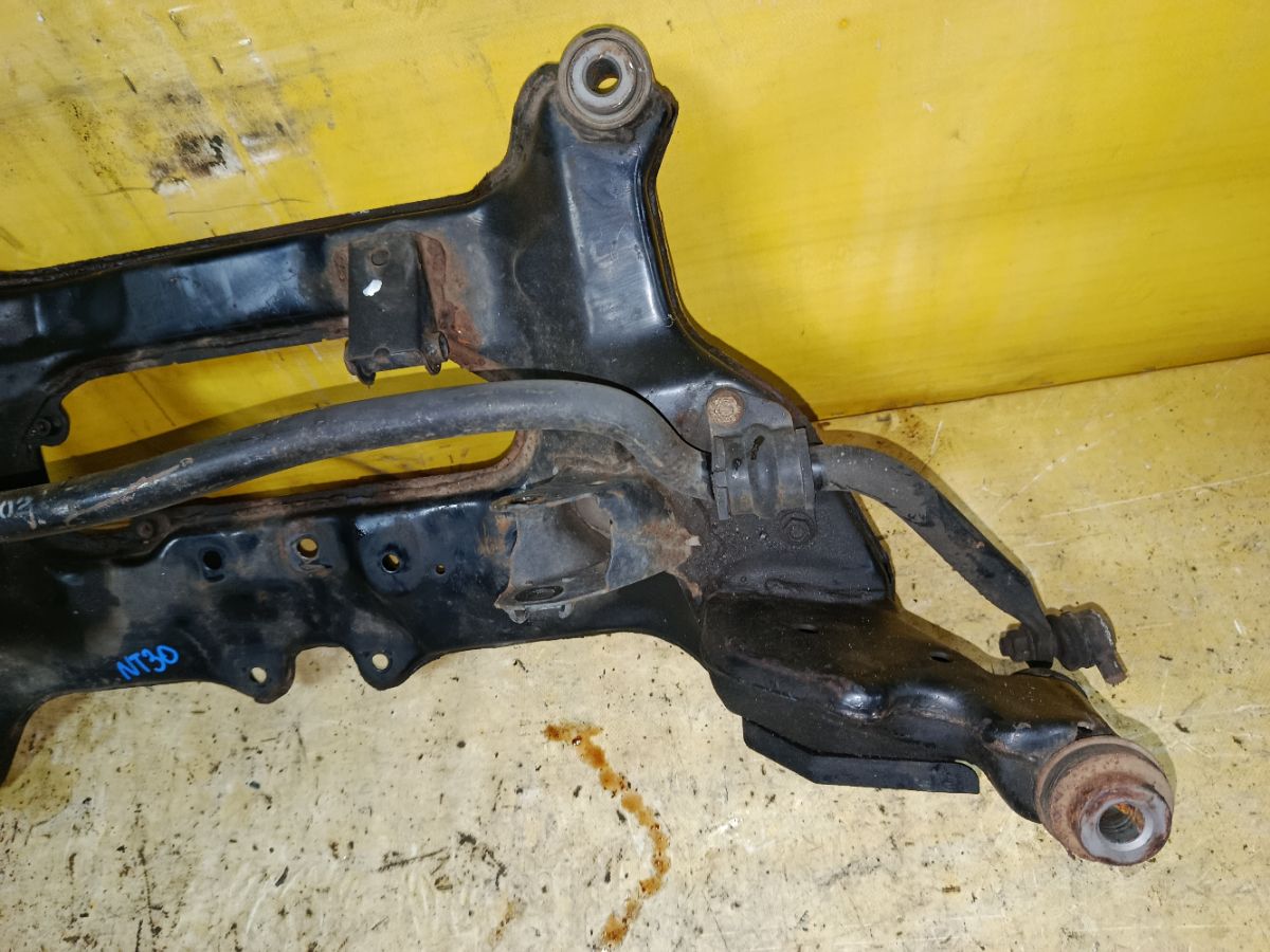 Балка под ДВС на Nissan X-Trail NT30 QR20DE Фото 3