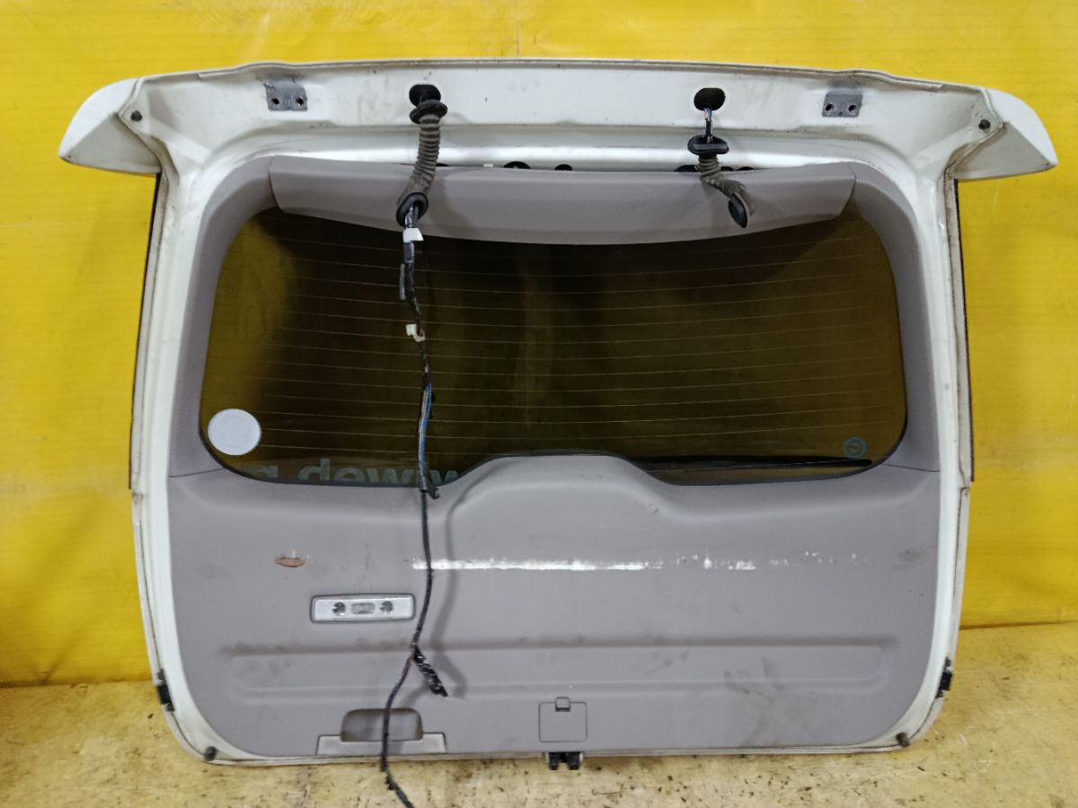 Дверь задняя на Mitsubishi Grandis NA4W Фото 4