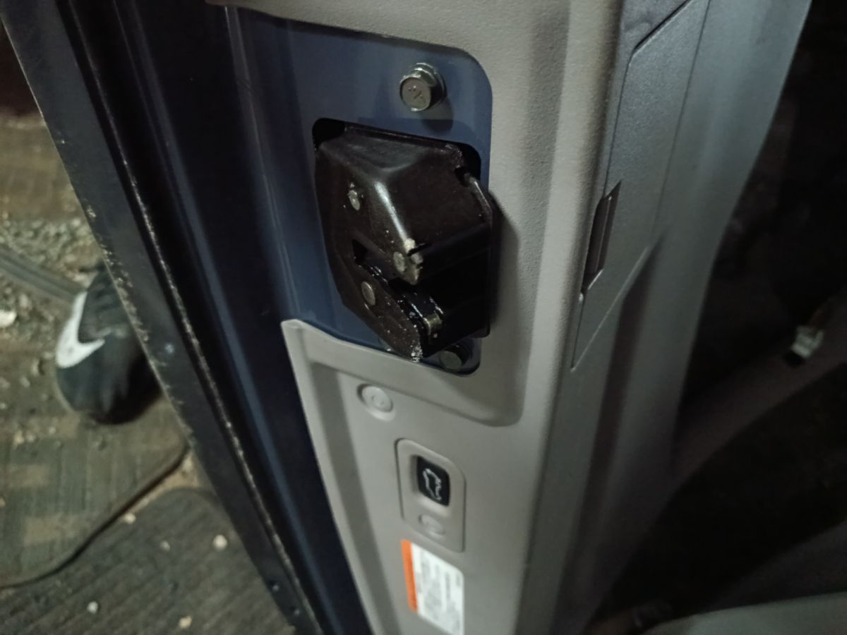 Дверь задняя на Mitsubishi Grandis NA4W Фото 7