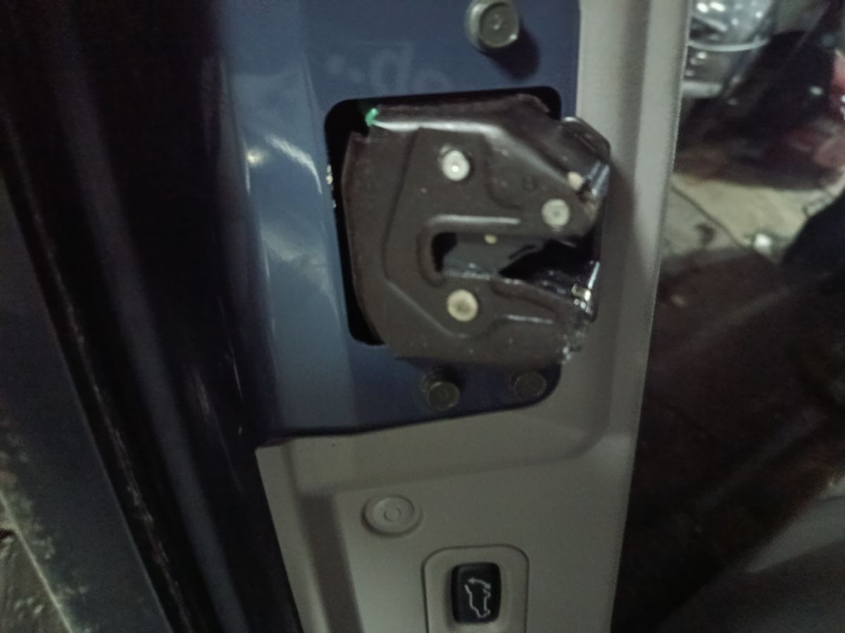 Дверь задняя на Mitsubishi Grandis NA4W Фото 8