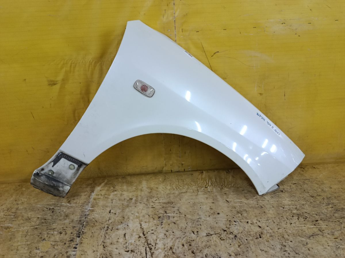 Крыло переднее на Nissan Wingroad WFY11 Фото 1