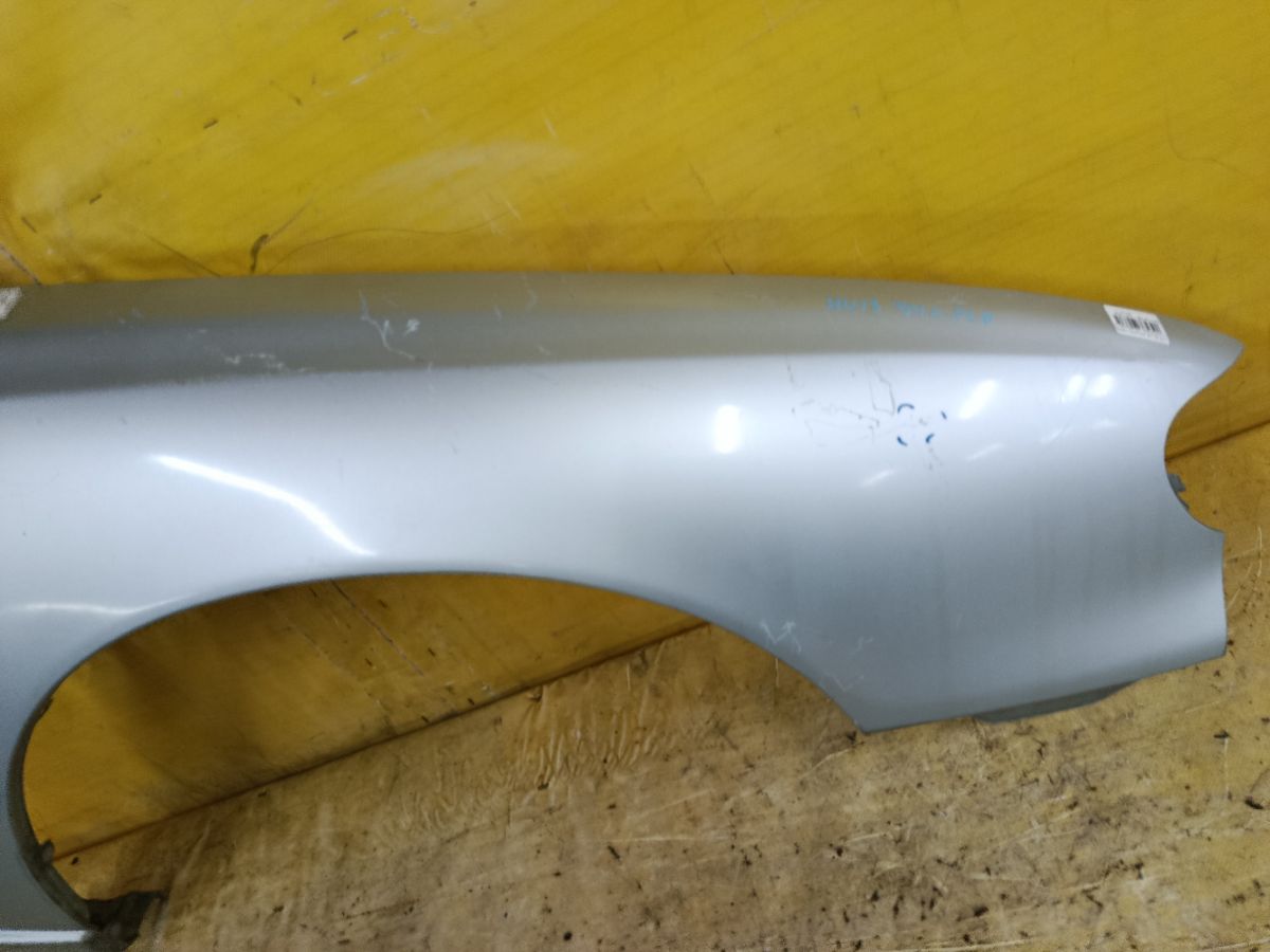 Крыло переднее на Nissan Bluebird HU13 Фото 2