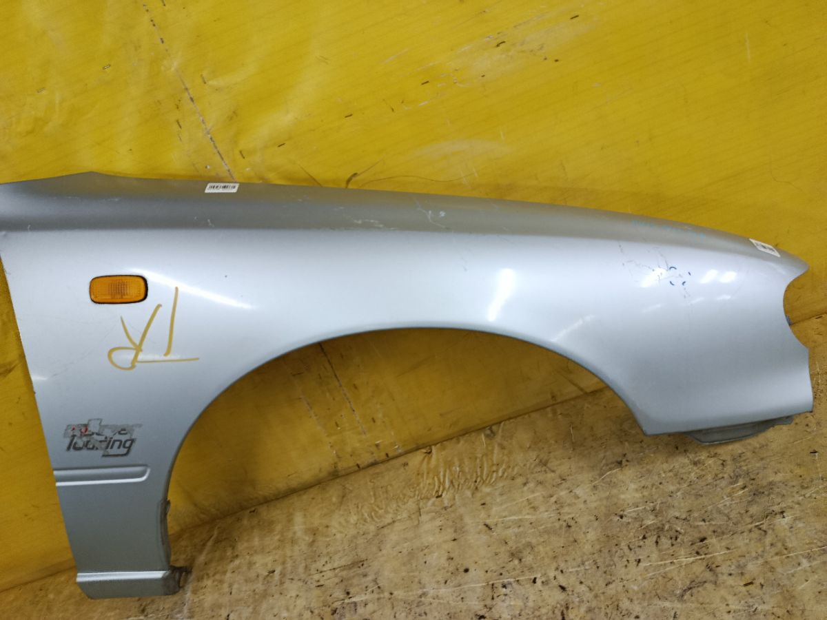 Крыло переднее на Nissan Bluebird HU13 Фото 6