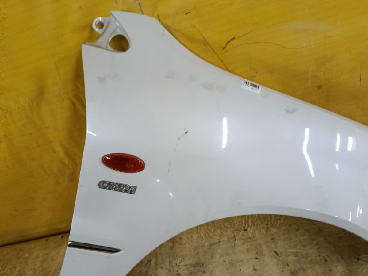 Крыло переднее на Mitsubishi Lancer Cedia CS2A Фото 3