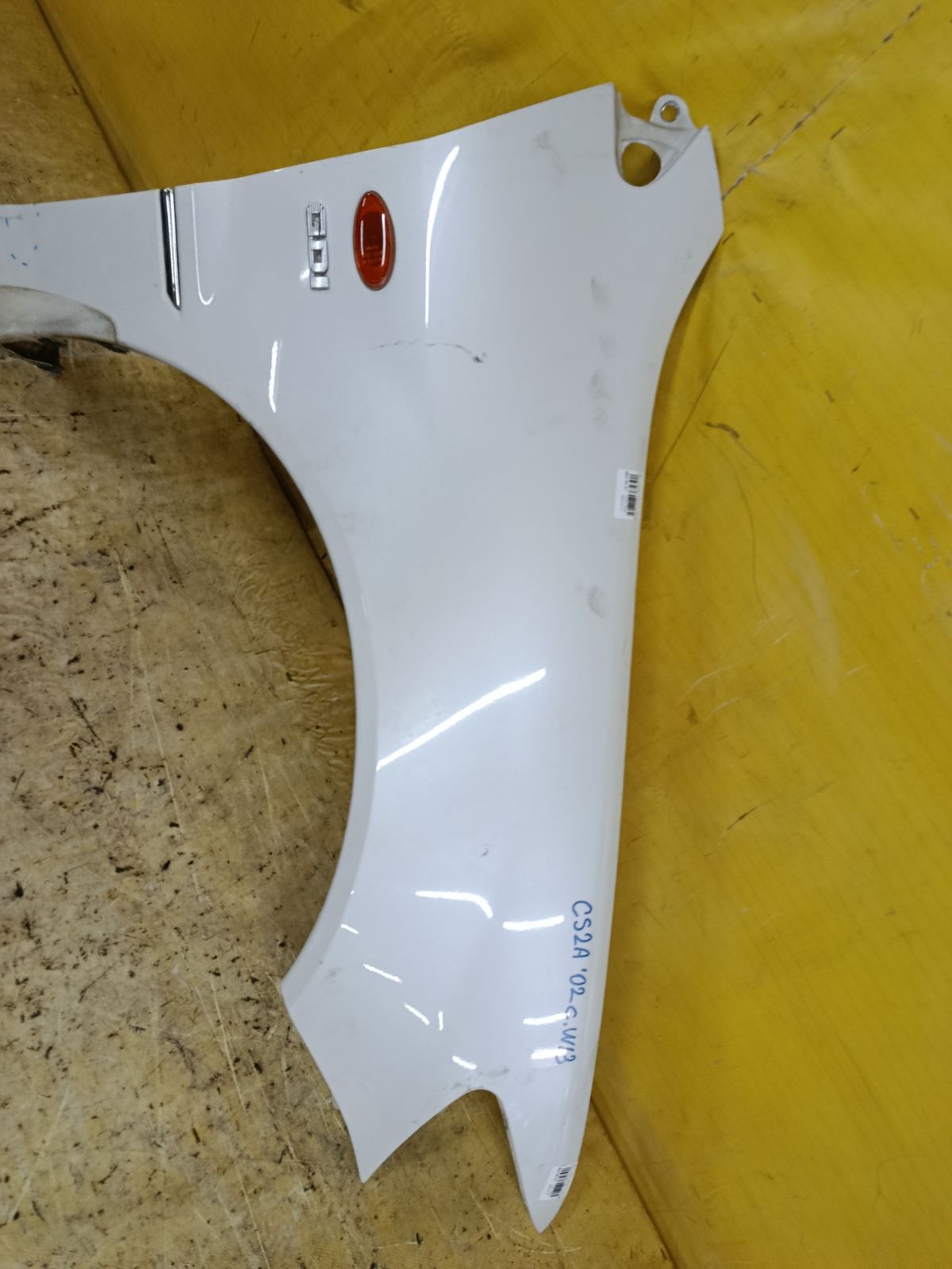 Крыло переднее на Mitsubishi Lancer Cedia CS2A Фото 4