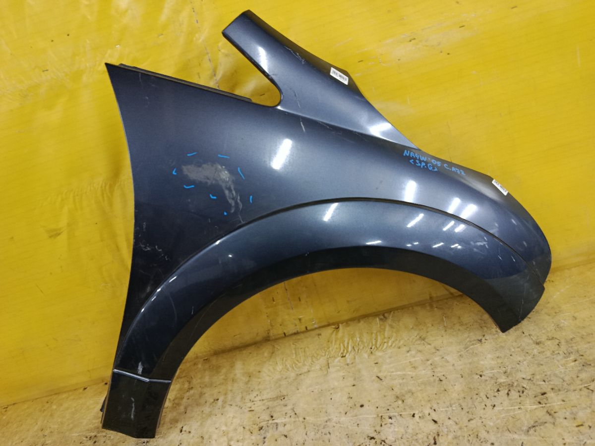 Крыло переднее на Mitsubishi Grandis NA4W Фото 1