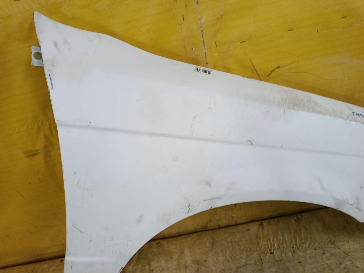 Крыло переднее на Nissan Sunny FNB15 Фото 4