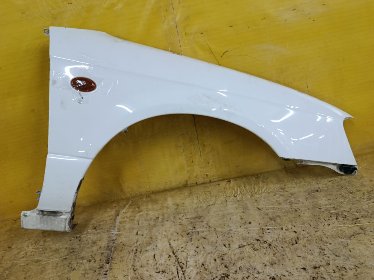 Крыло переднее на Subaru Legacy Wagon BH5 Фото 1
