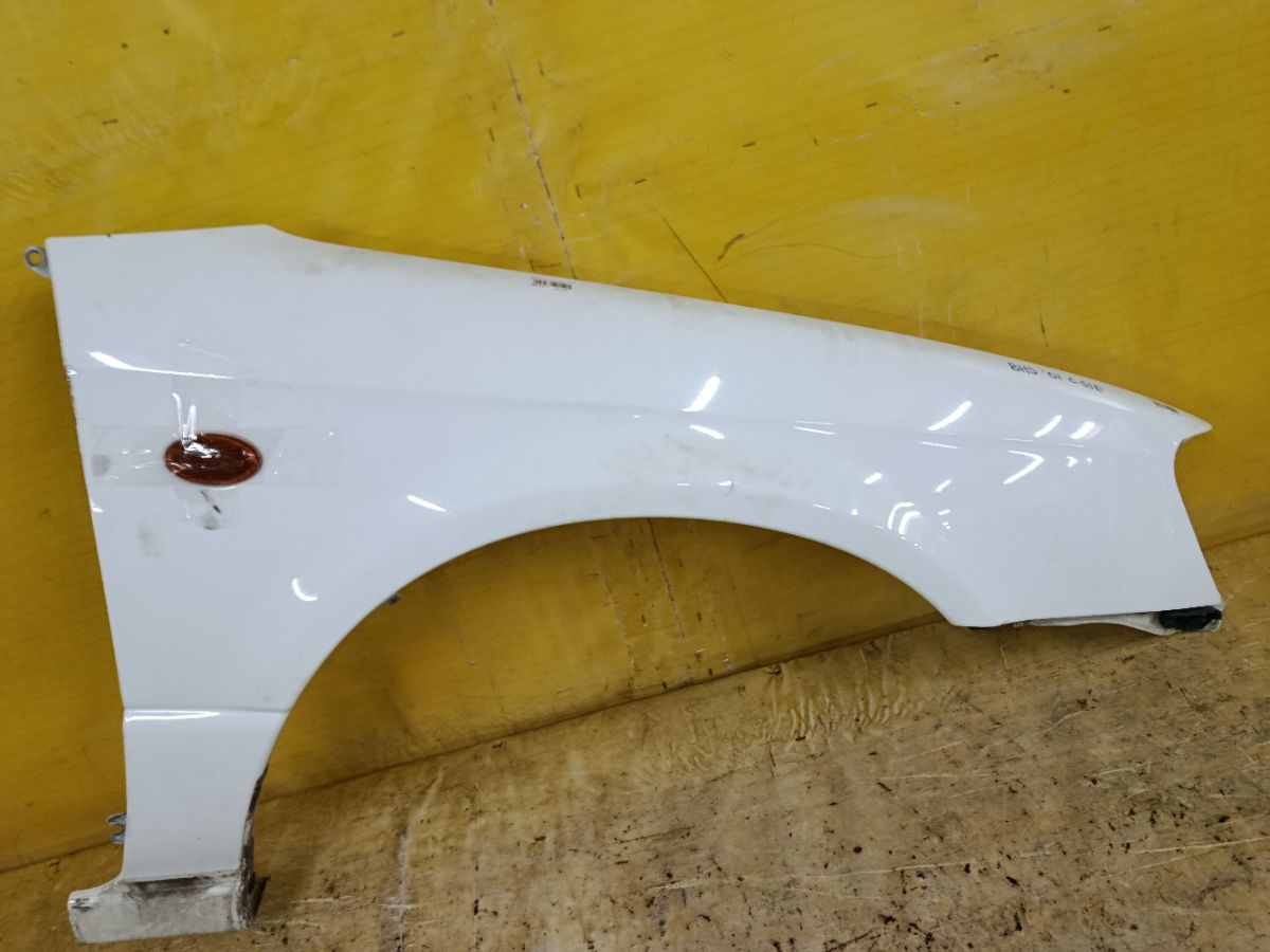 Крыло переднее на Subaru Legacy Wagon BH5 Фото 3