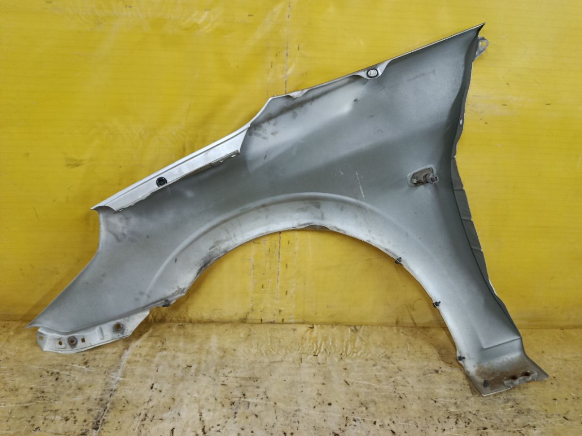 Крыло переднее на Toyota Opa ZCT15 Фото 6